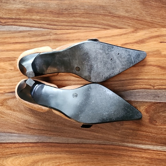 Sexy Suede Buckle Heels, Size 38, (8), Brass Buckles, Pointed, Cute - Picture 5 of 8